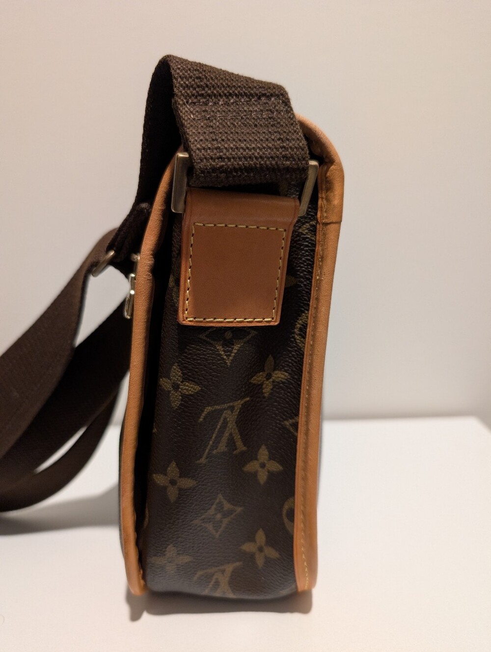 Louis Vuitton Monogram Bosphore Messenger PM – Excellent Condition COA Included - Picture 4 of 16